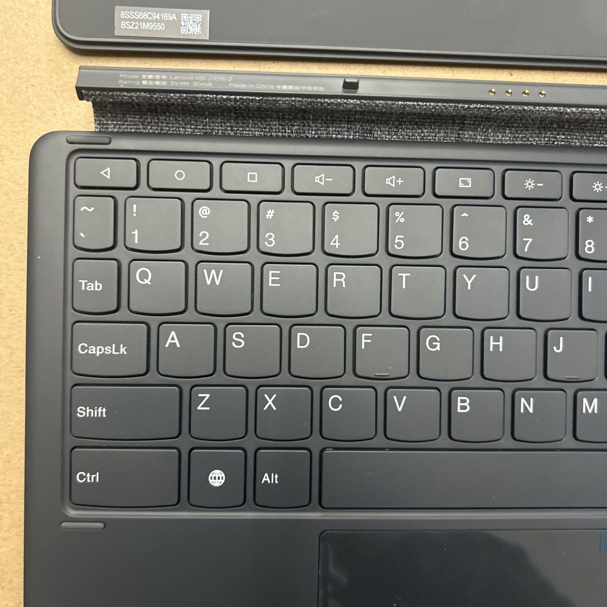 Magnetyczna klawiatura i etui  – Lenovo Tablet Keyboard Accessories recenzja i cena